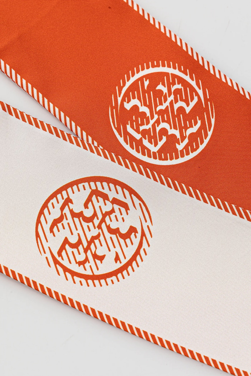 Платок из шёлка Tory Burch Medallion цвет оранжевый узор 174863-600 Платок из шёлка Tory Burch Medallion цвет оранжевый узор 174863-600
