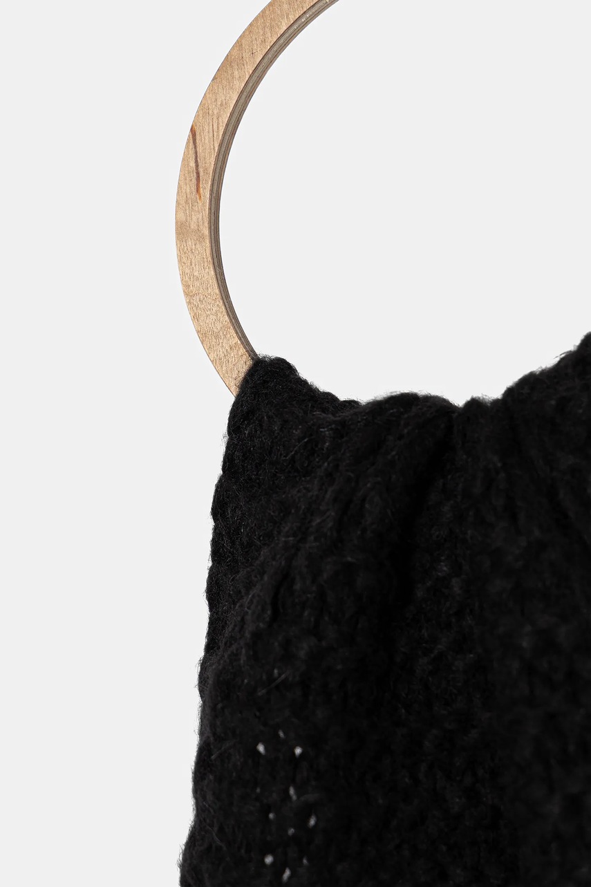 Шарф с шерстью Moschino цвет чёрный с аппликацией M3354 30817