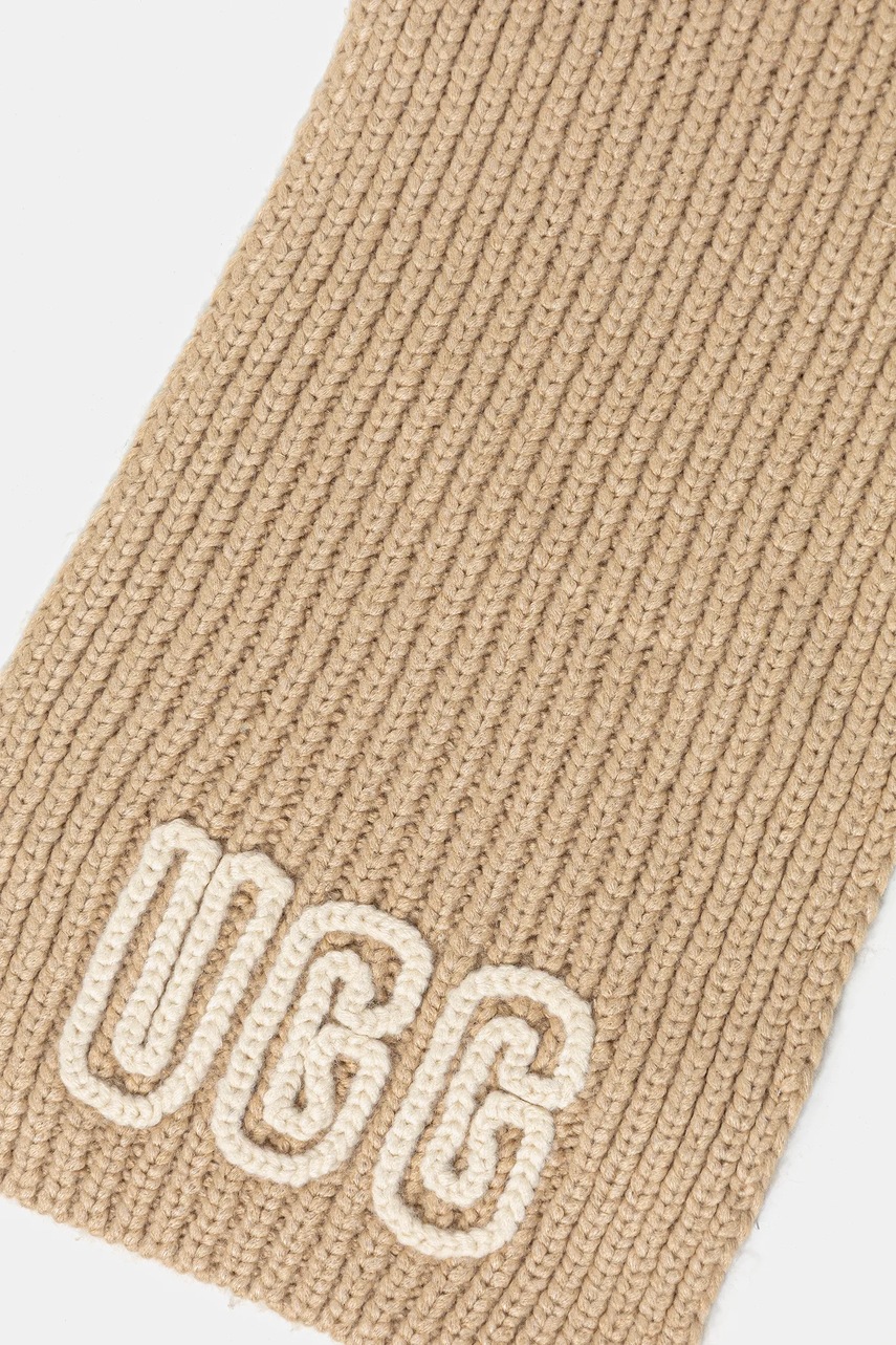 Шарф с примесью шерсти UGG CHUNKY цвет бежевый с аппликацией 102787