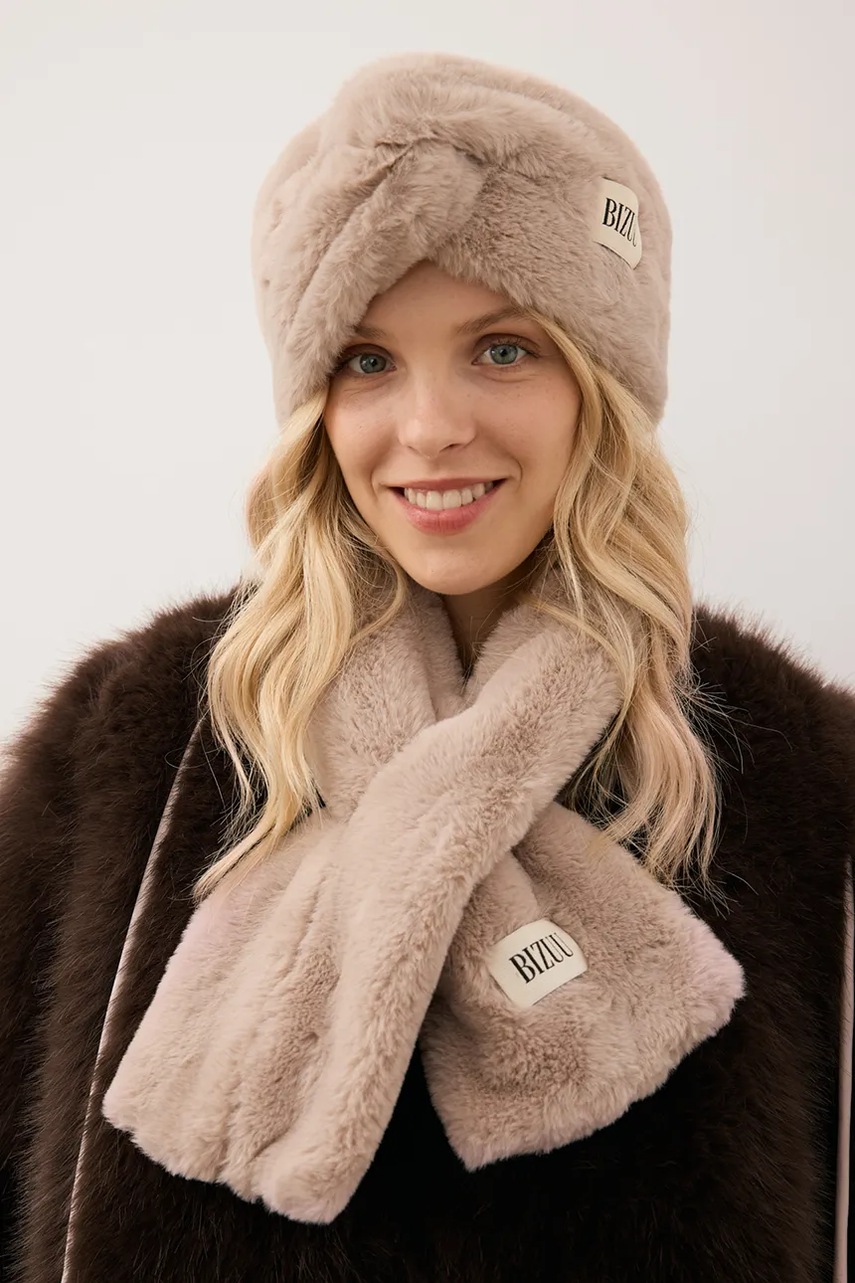 Levně Šála Bizuu FLUFFY dámská, béžová barva, hladká, FLUFFY BEIGE AW