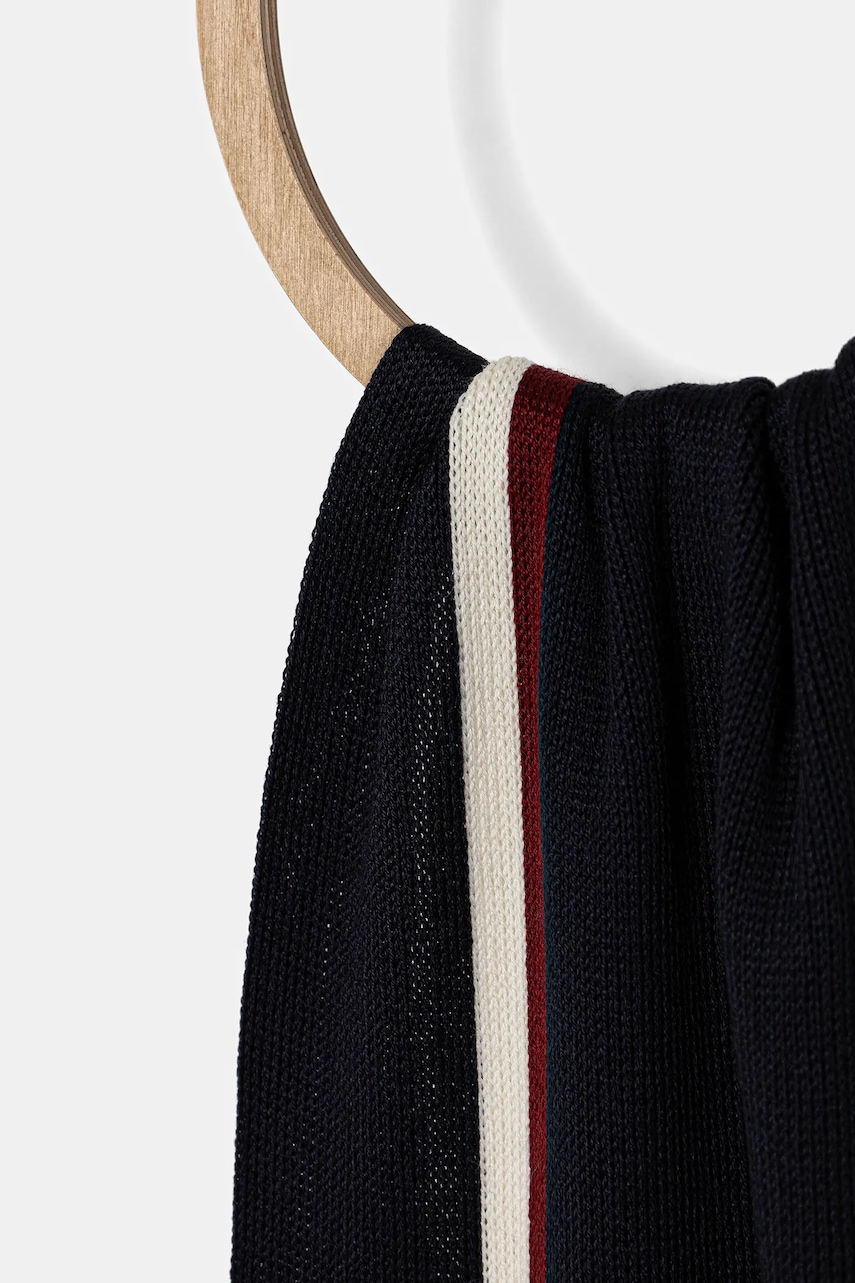 Шарф с добавлением шерсти Tommy Hilfiger цвет синий однотонный AM0AM13595 Шарф с добавлением шерсти Tommy Hilfiger цвет синий однотонный AM0AM13595