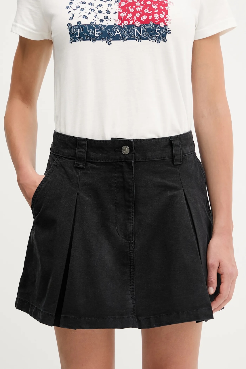 Tommy Jeans fustă din bumbac culoarea negru, mini, evazați, DW0DW21137