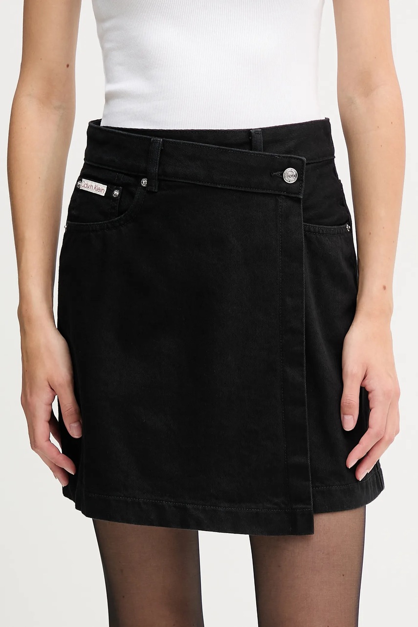 Levně Džínová sukně Calvin Klein Jeans černá barva, mini, áčková, LV047D777G
