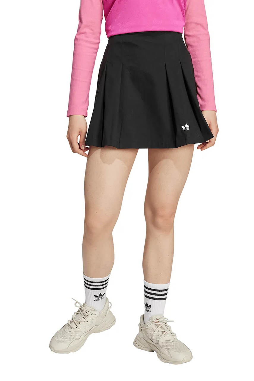 adidas Originals fusta din bumbac pentru copii culoarea negru, mini, evazați, JV7702 adidas Originals fusta din bumbac pentru copii culoarea negru, mini, evazați, JV7702