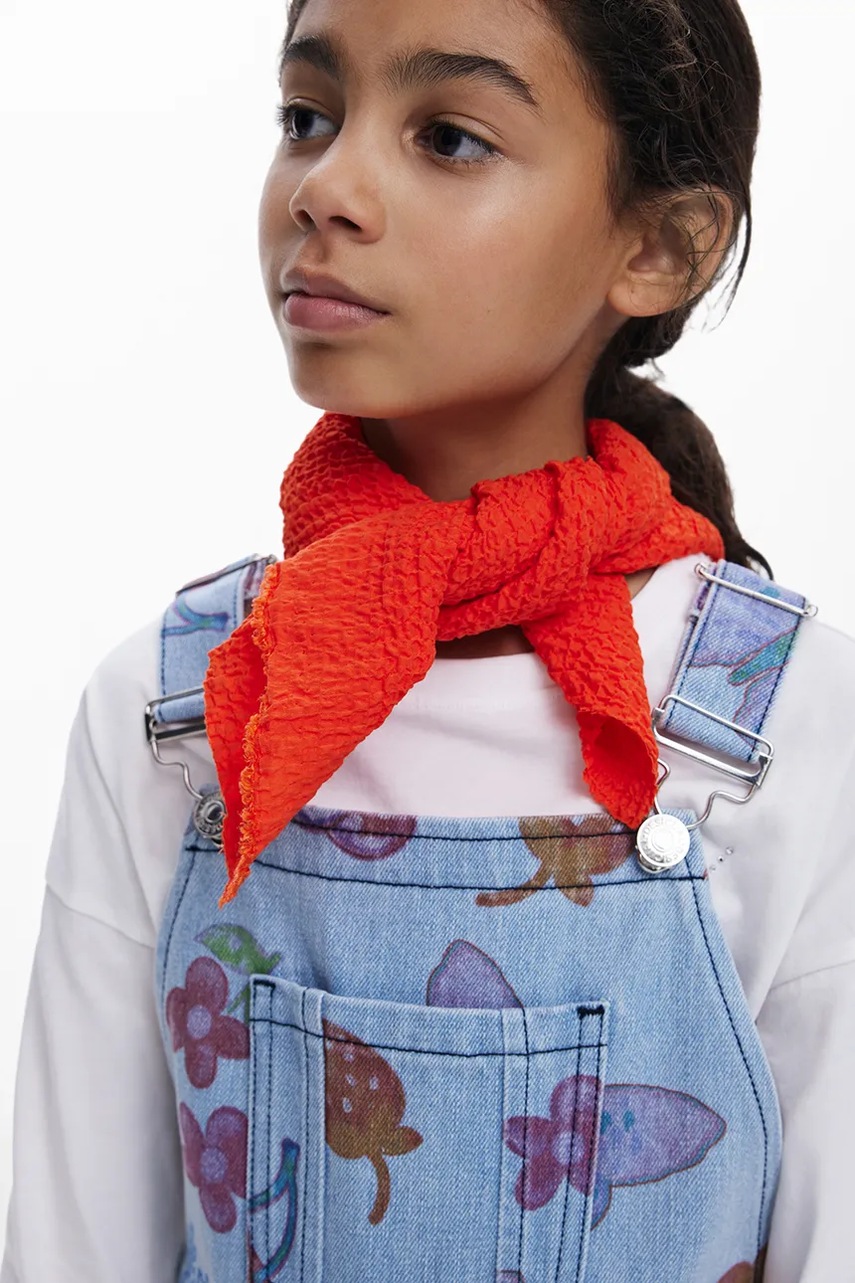 Dětské džínové lacláče Desigual (obrázek 5)