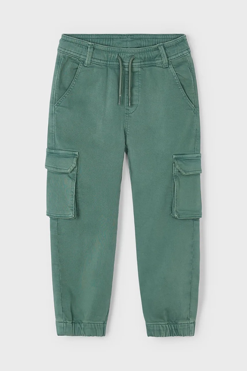Детские брюки Mayoral cargo soft цвет зелёный однотонные 4567