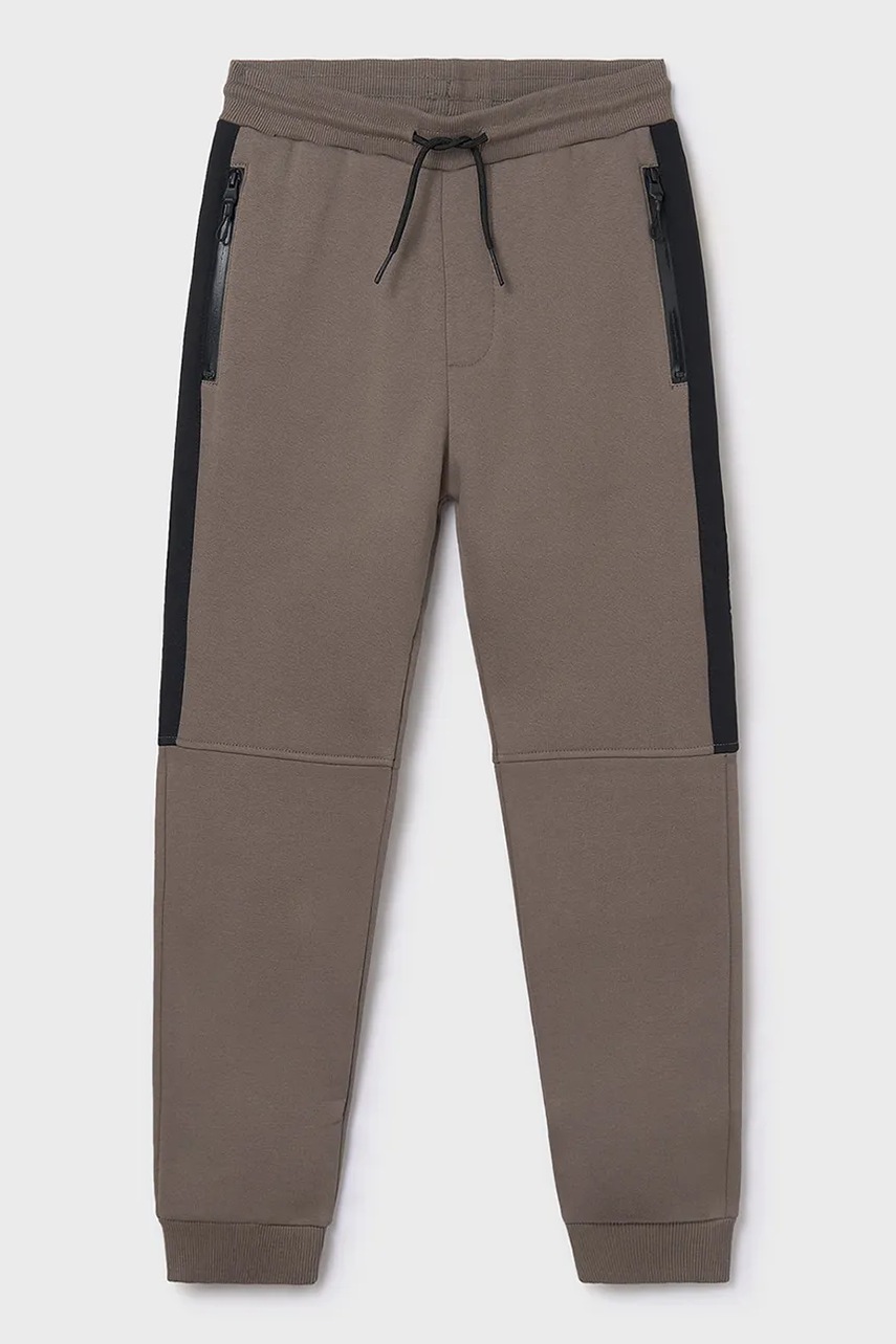 Детские спортивные штаны Mayoral цвет зелёный с принтом 7565