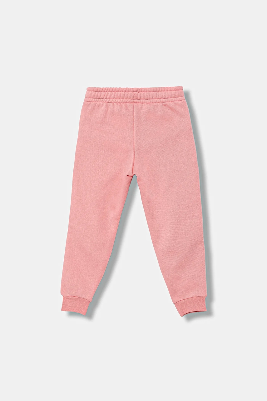 Детские спортивные штаны Puma ESS No. 1 Logo Sweatpants FL PS цвет розовый с принтом 684933 Детские спортивные штаны Puma ESS No. 1 Logo Sweatpants FL PS цвет розовый с принтом 684933