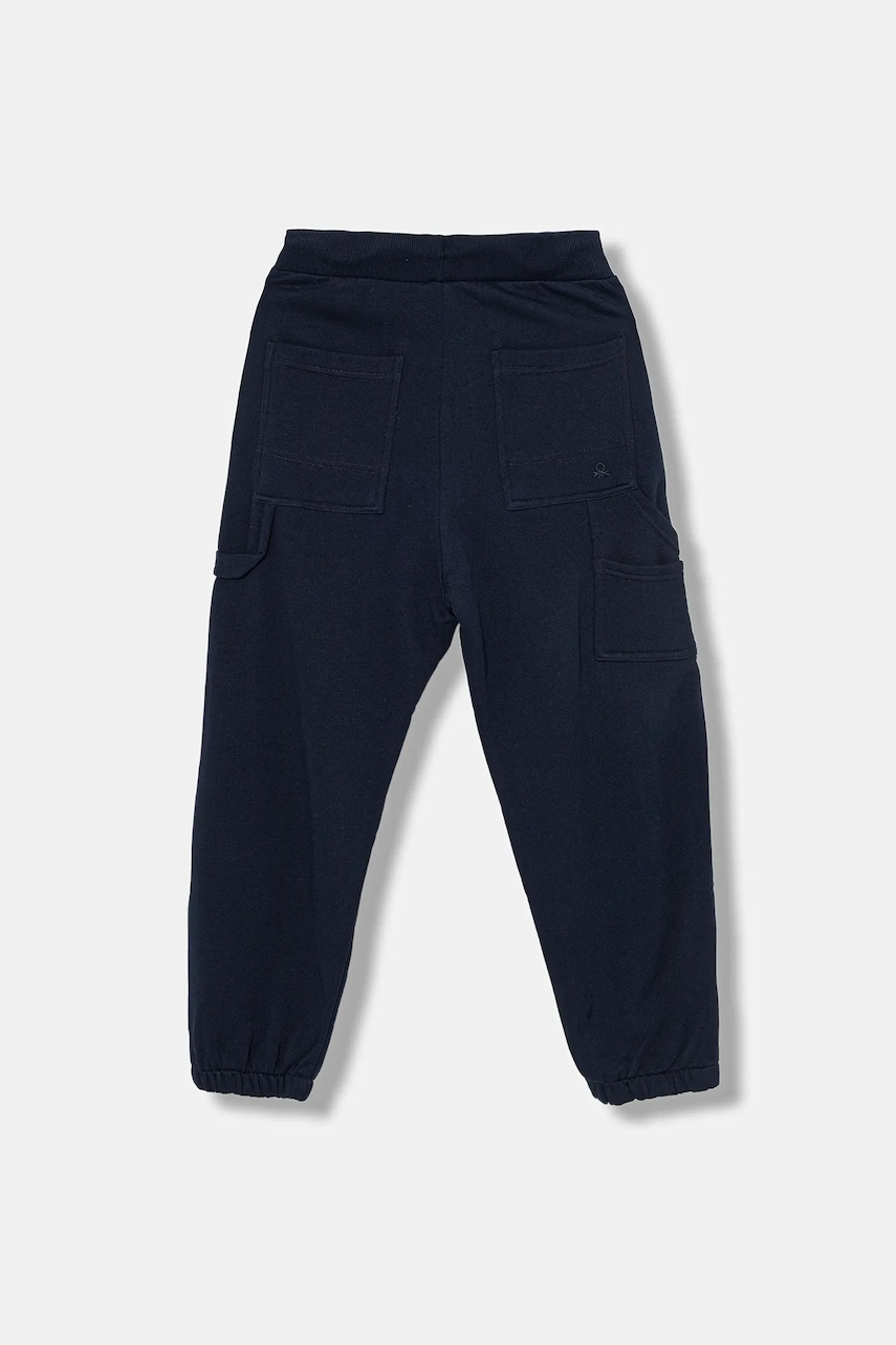 Детские хлопковые штаны United Colors of Benetton цвет синий однотонные 3J68CF06L Детские хлопковые штаны United Colors of Benetton цвет синий однотонные 3J68CF06L