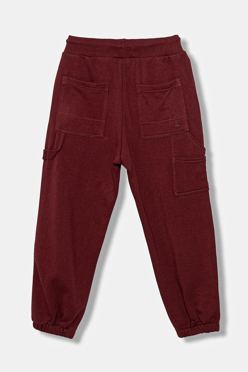 Детские хлопковые штаны United Colors of Benetton цвет бордовый однотонные 3J68CF06L Детские хлопковые штаны United Colors of Benetton цвет бордовый однотонные 3J68CF06L
