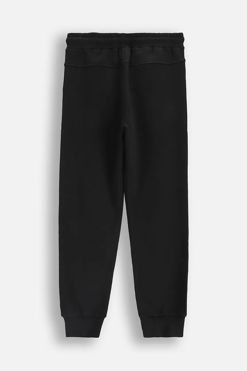 Детские хлопковые штаны Coccodrillo цвет чёрный с принтом EVERYDAY BOY A