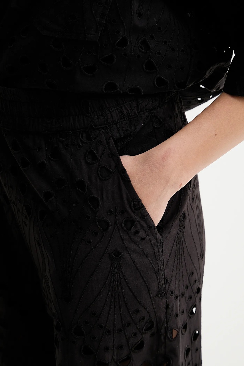 Bavlněné kalhoty Gestuz (obrázek 4)