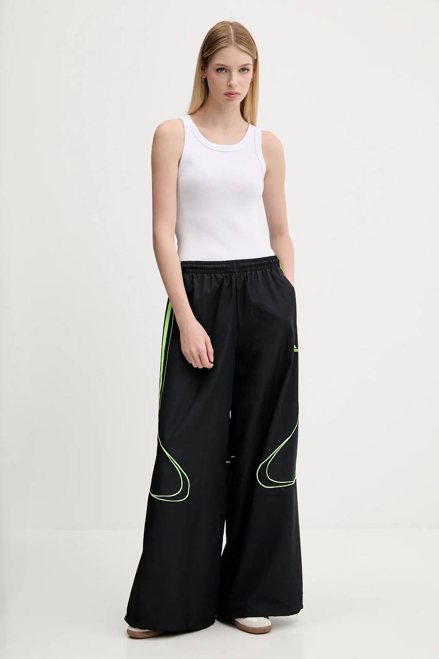 Спортивные штаны adidas Originals Teamgeist цвет чёрный узор JV7478 Спортивные штаны adidas Originals Teamgeist цвет чёрный узор JV7478