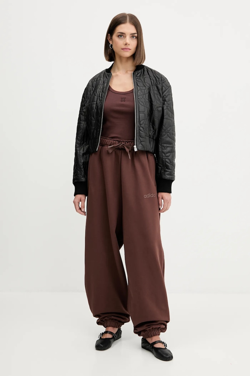 Спортивные штаны adidas Originals Essentials цвет коричневый однотонные JW0986 Спортивные штаны adidas Originals Essentials цвет коричневый однотонные JW0986