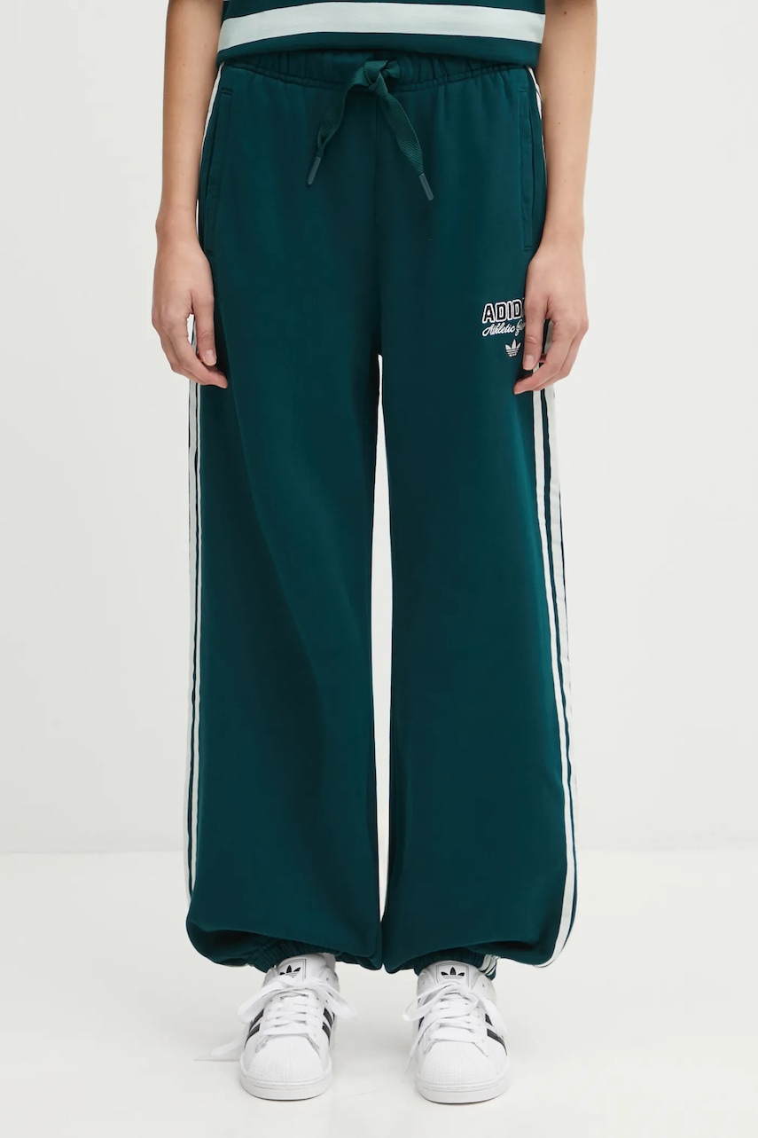 Спортивные штаны adidas Originals Gfx Sweatpants цвет зелёный однотонные KF2314 Спортивные штаны adidas Originals Gfx Sweatpants цвет зелёный однотонные KF2314