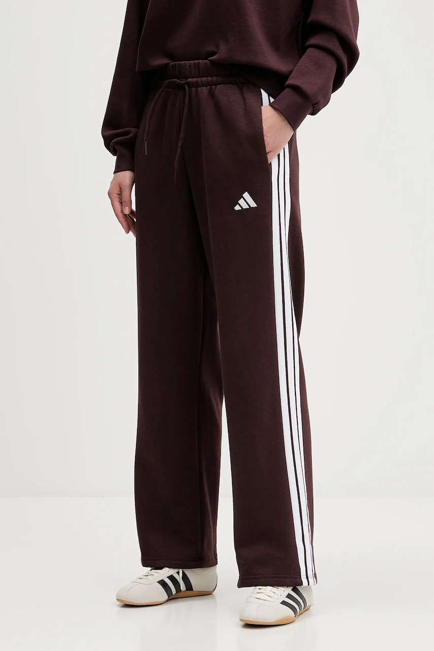 adidas pantaloni de trening Essentials culoarea maro, cu imprimeu, JY3091