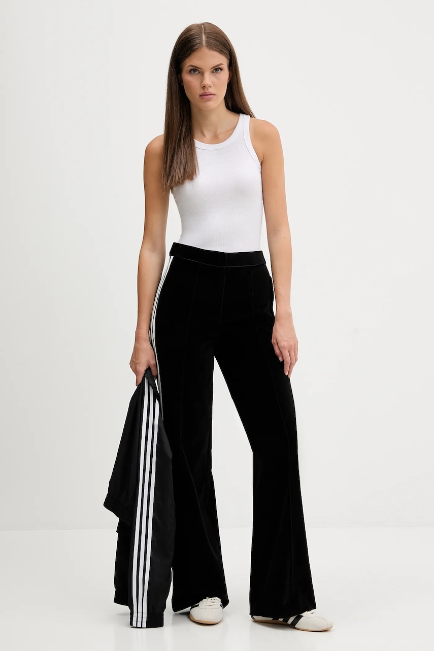 Спортивные штаны из велюра adidas Originals Velvet цвет чёрный широкие высокая посадка KF2304 Спортивные штаны из велюра adidas Originals Velvet цвет чёрный широкие высокая посадка KF2304
