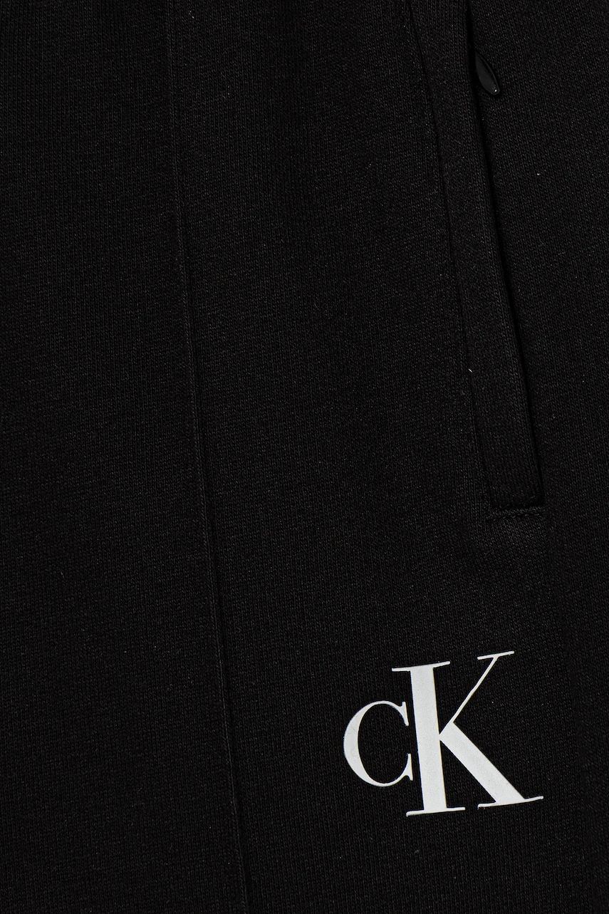 Detské tepláky Calvin Klein Jeans