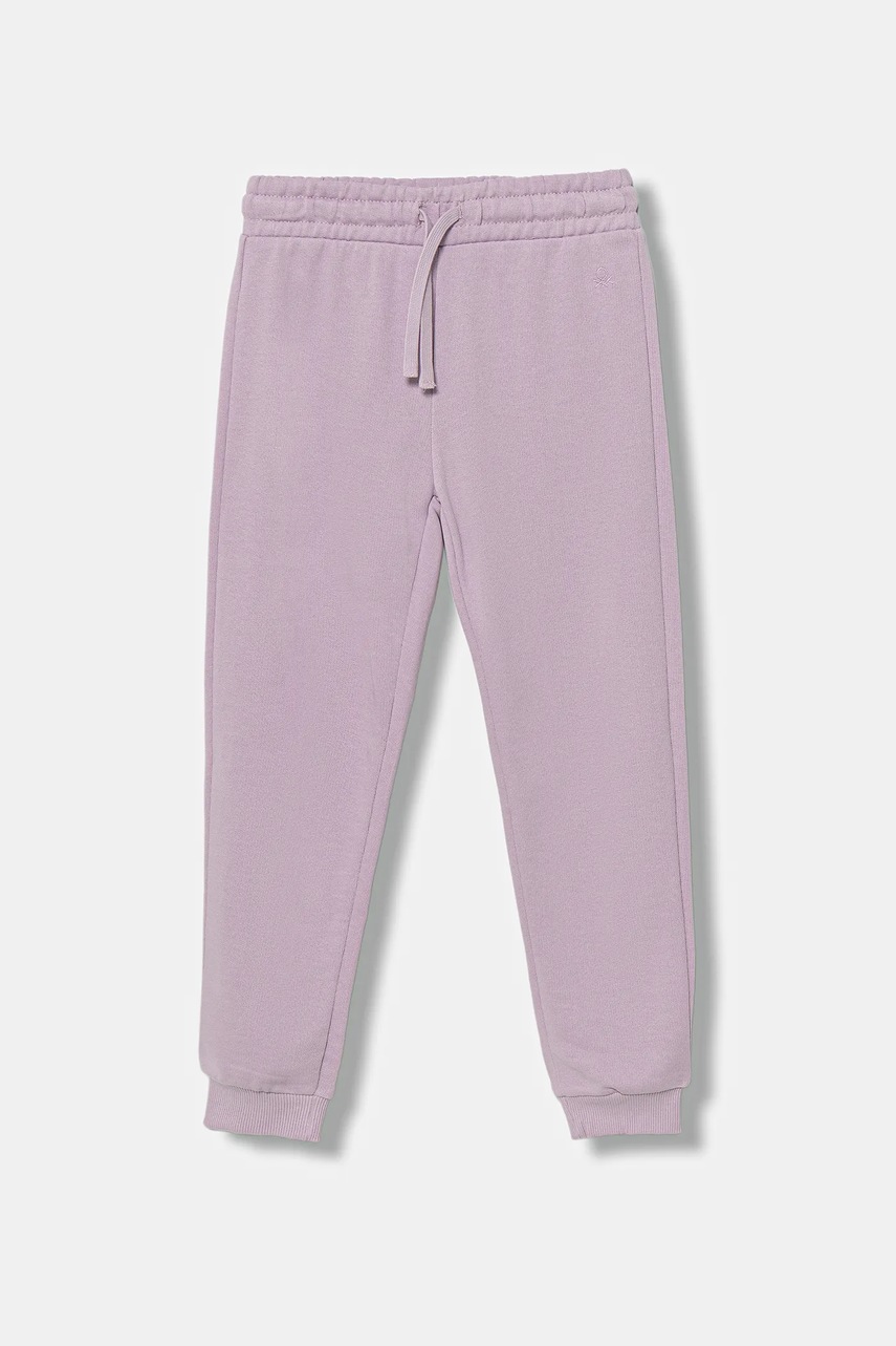 Levně Dětské bavlněné tepláky United Colors of Benetton fialová barva, 3J68CF02H