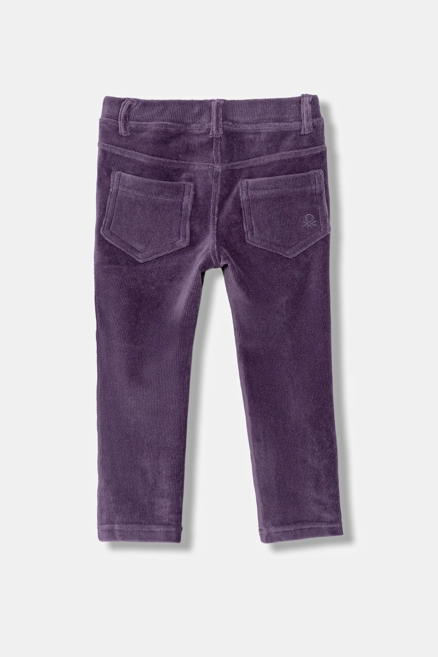 Детские брюки United Colors of Benetton цвет фиолетовый однотонные 4DZBGE00L Детские брюки United Colors of Benetton цвет фиолетовый однотонные 4DZBGE00L