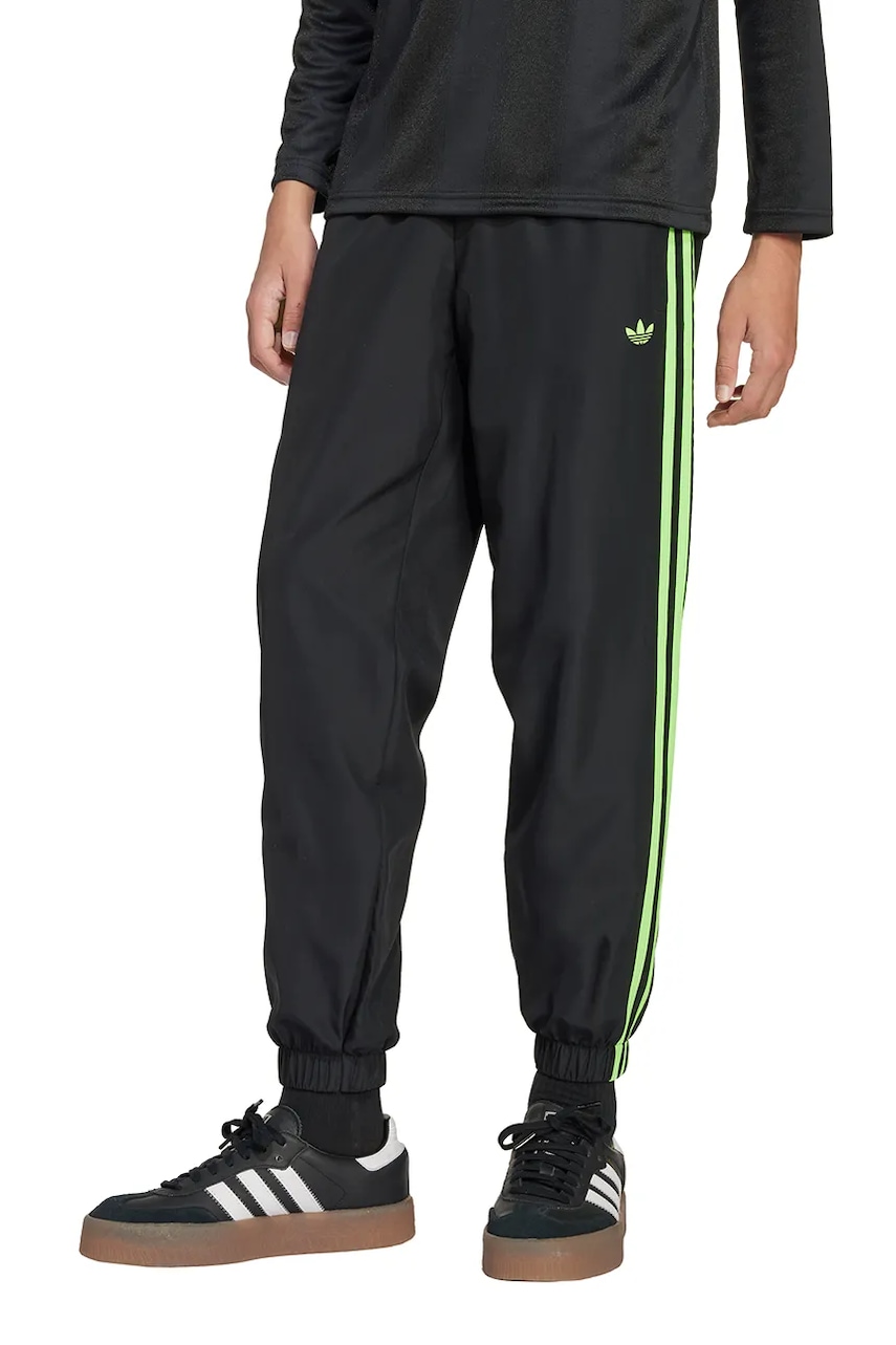 adidas Originals pantaloni de trening pentru copii culoarea negru, cu imprimeu, JV7794 adidas Originals pantaloni de trening pentru copii culoarea negru, cu imprimeu, JV7794