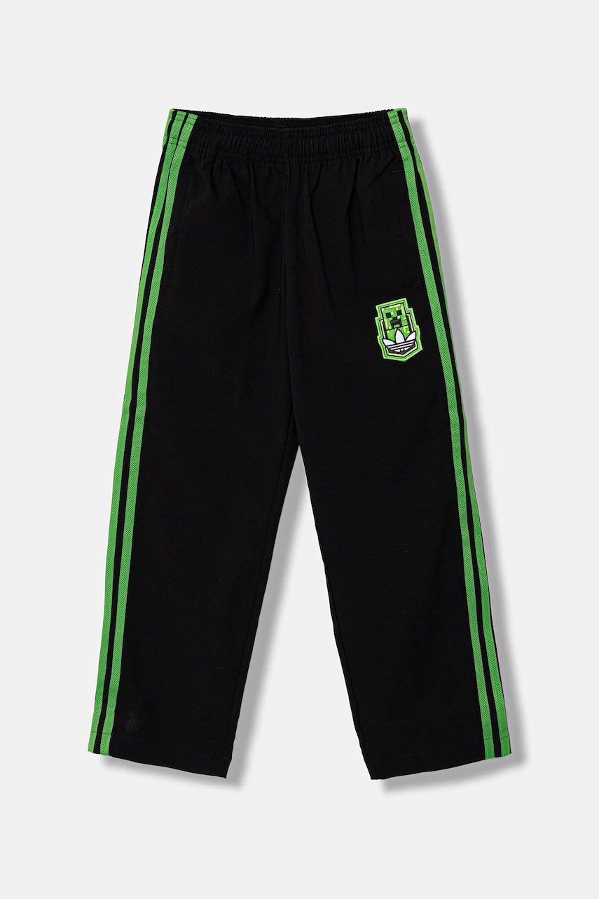 Детские спортивные штаны adidas Originals цвет чёрный с аппликацией JW7729 Детские спортивные штаны adidas Originals цвет чёрный с аппликацией JW7729