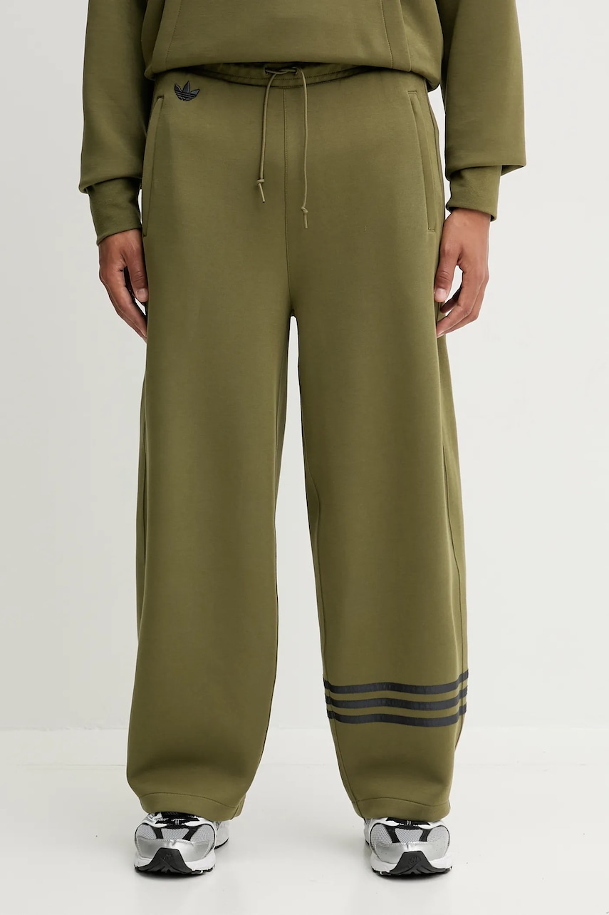 adidas Originals pantaloni de trening Neuclassics culoarea verde, cu imprimeu, JW5444