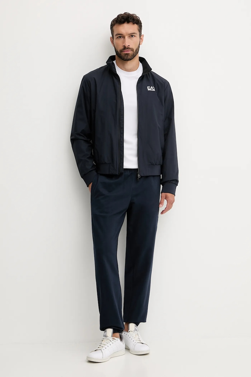 Хлопковые спортивные штаны EA7 Emporio Armani цвет синий с аппликацией AF13512.7M000906 Хлопковые спортивные штаны EA7 Emporio Armani цвет синий с аппликацией AF13512.7M000906