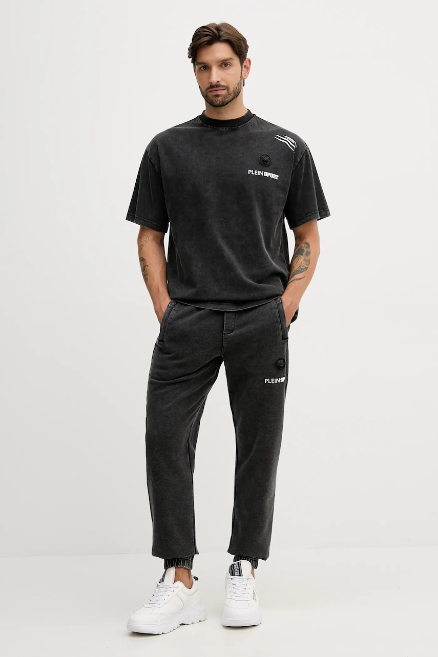 Хлопковые спортивные штаны PLEIN SPORT цвет чёрный с принтом FAEC MJT2647 SJY001N Хлопковые спортивные штаны PLEIN SPORT цвет чёрный с принтом FAEC MJT2647 SJY001N