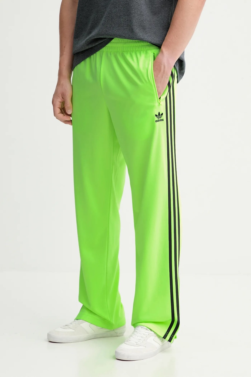 Levně Tepláky adidas Originals Firebird pánské, zelená barva, s aplikací, KB3678