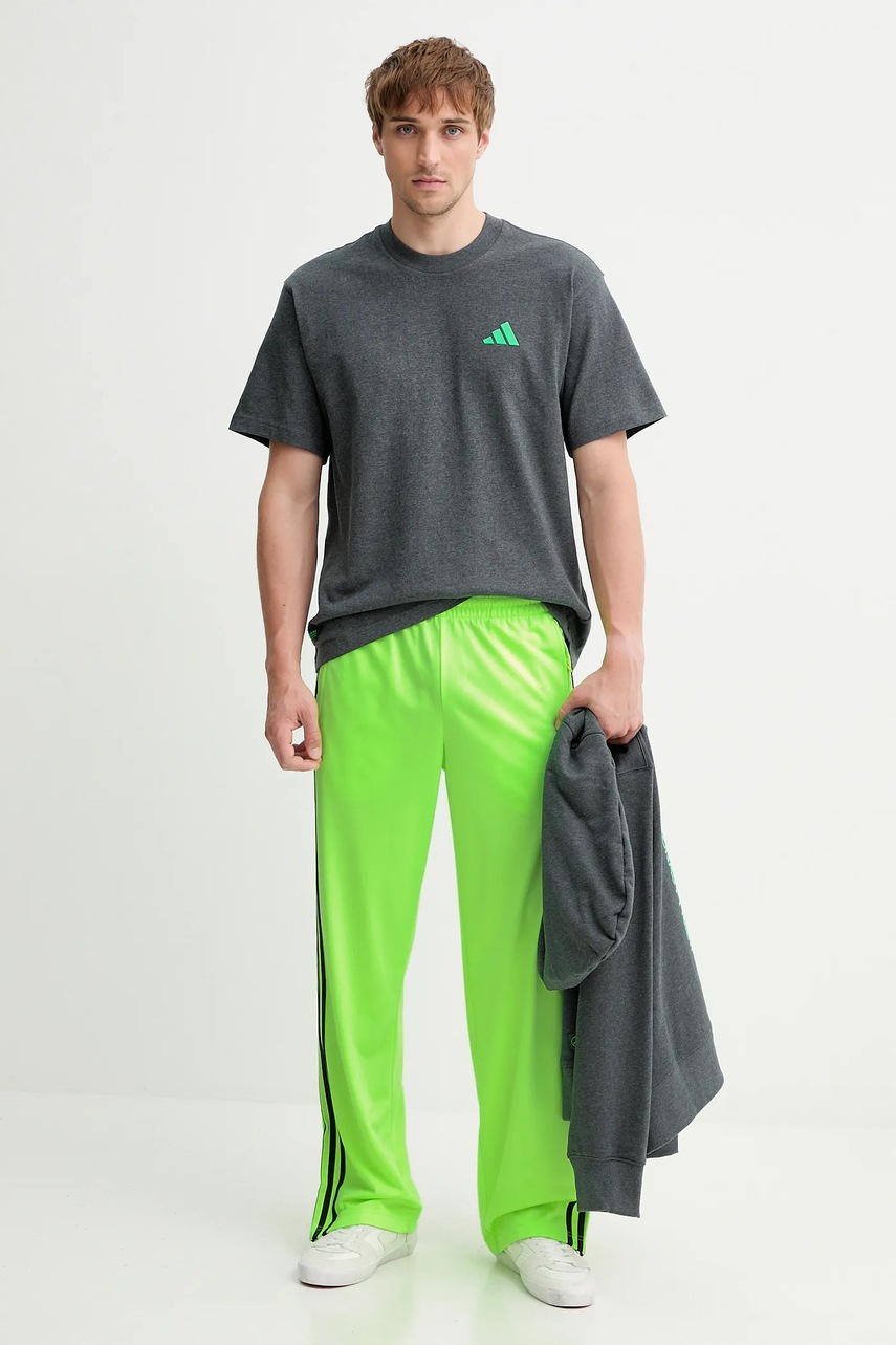 Спортивные штаны adidas Originals Firebird цвет зелёный с аппликацией KB3678