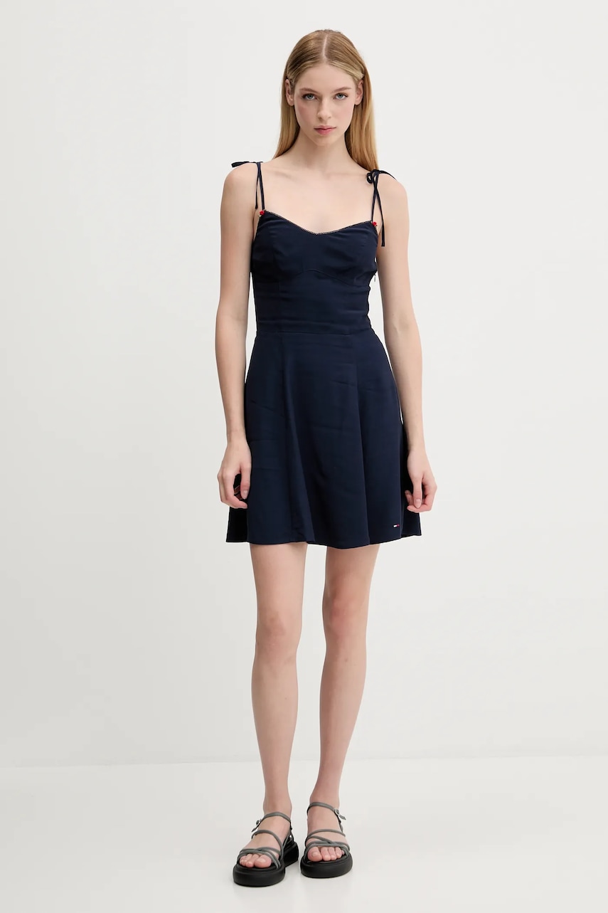Платье Tommy Jeans цвет синий mini расклешённое DW0DW20880 Платье Tommy Jeans цвет синий mini расклешённое DW0DW20880