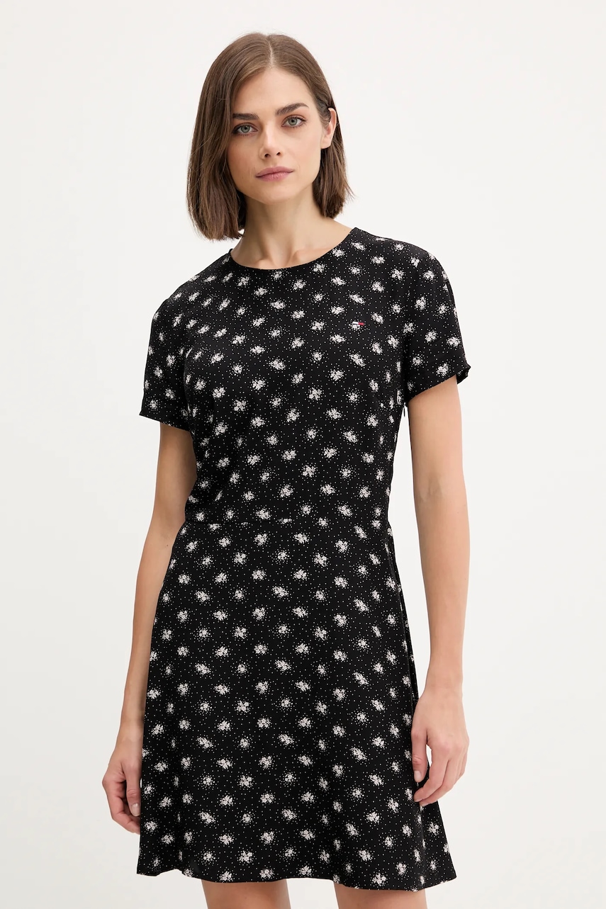 Tommy Jeans rochie culoarea negru, mini, evazați, DW0DW21120