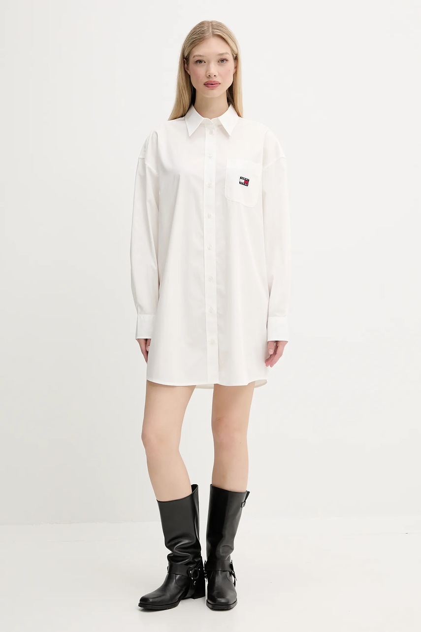Хлопковое платье Tommy Jeans цвет белый mini oversize DW0DW21122 Хлопковое платье Tommy Jeans цвет белый mini oversize DW0DW21122