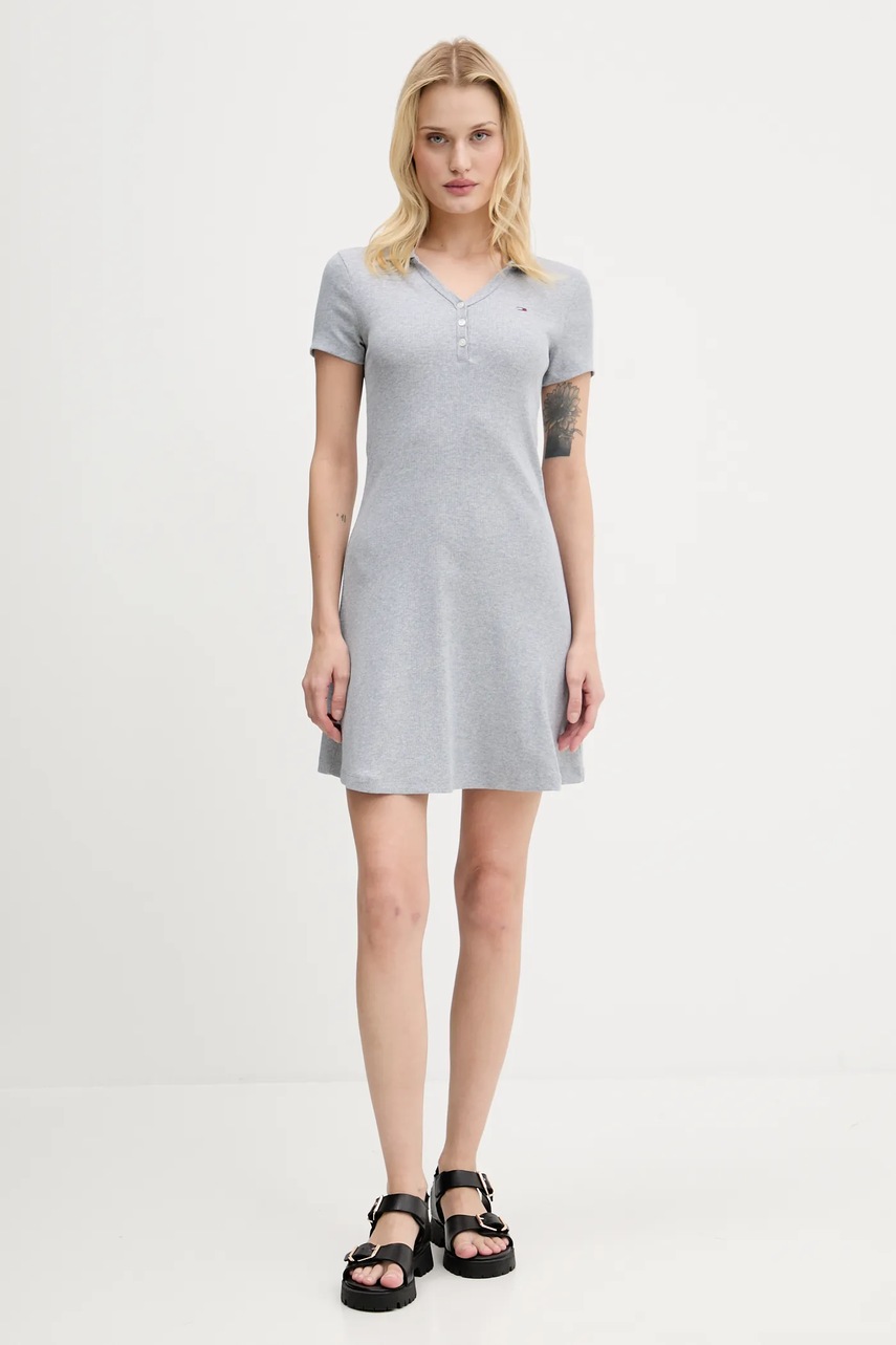 Платье Tommy Jeans цвет серый mini облегающее DW0DW21172