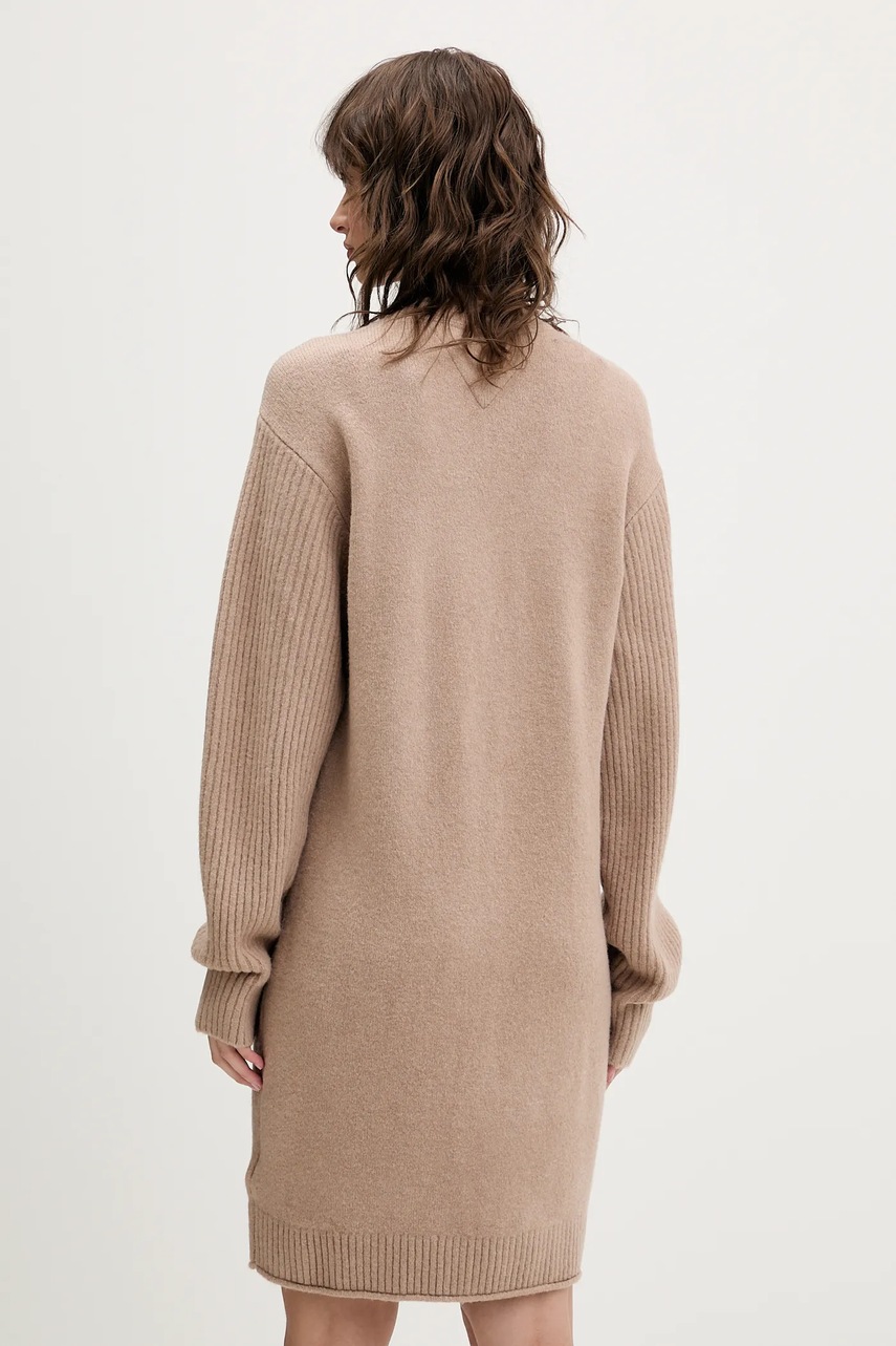Сукня з домішкою вовни Tommy Jeans колір бежевий mini oversize DW0DW21462
