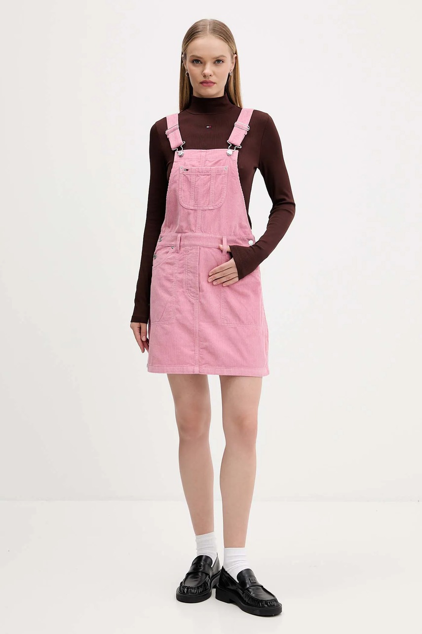 Вельветовое платье Tommy Jeans цвет розовый mini расклешённое DW0DW21494 Вельветовое платье Tommy Jeans цвет розовый mini расклешённое DW0DW21494