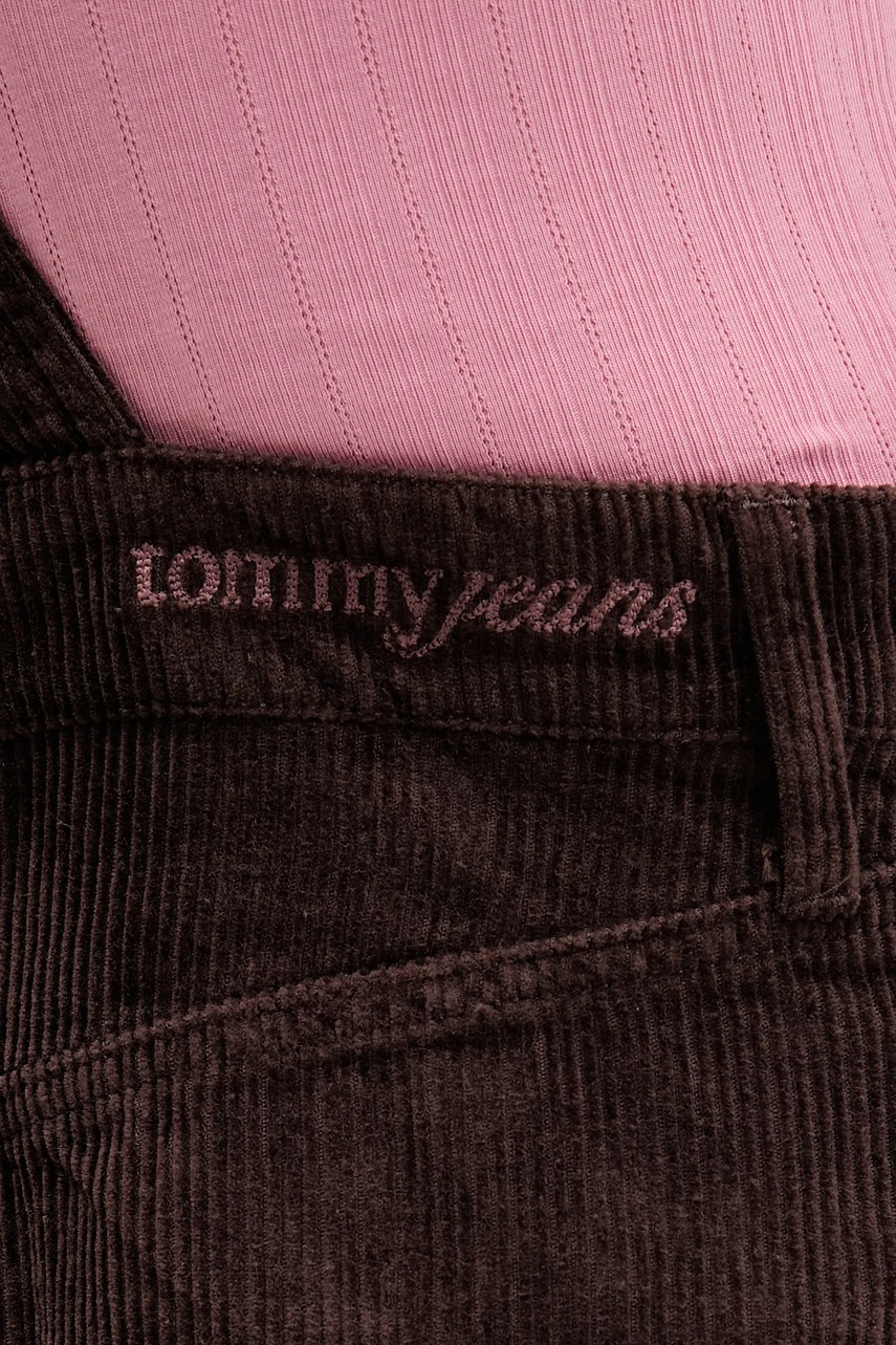 Menčestrové šaty Tommy Jeans