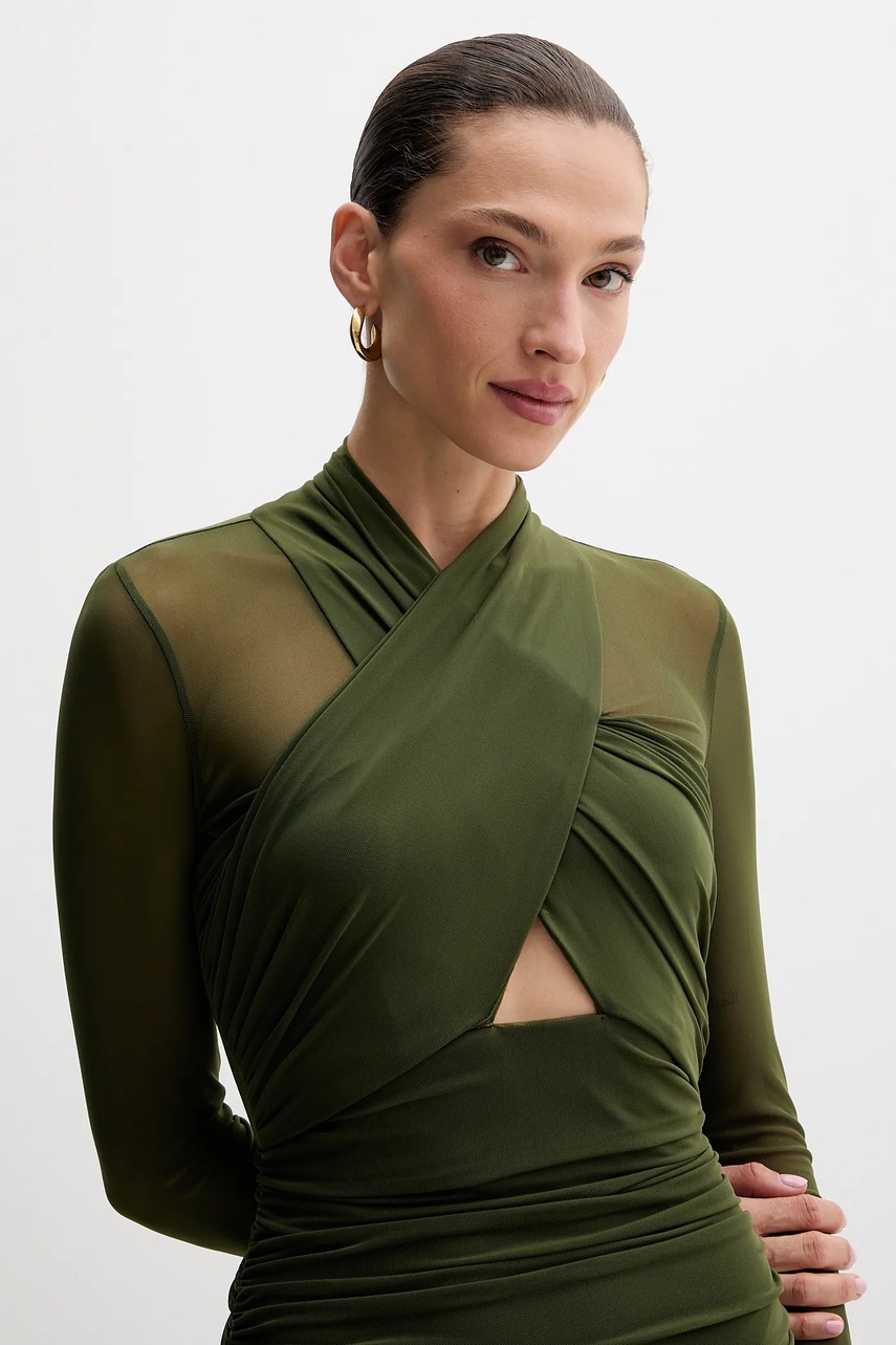 Сукня Bardot колір зелений maxi облягаюча 60119DB