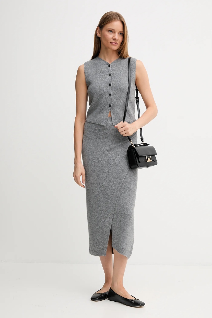 Жилетка с шерстью OUI цвет серый лёгкий 86170