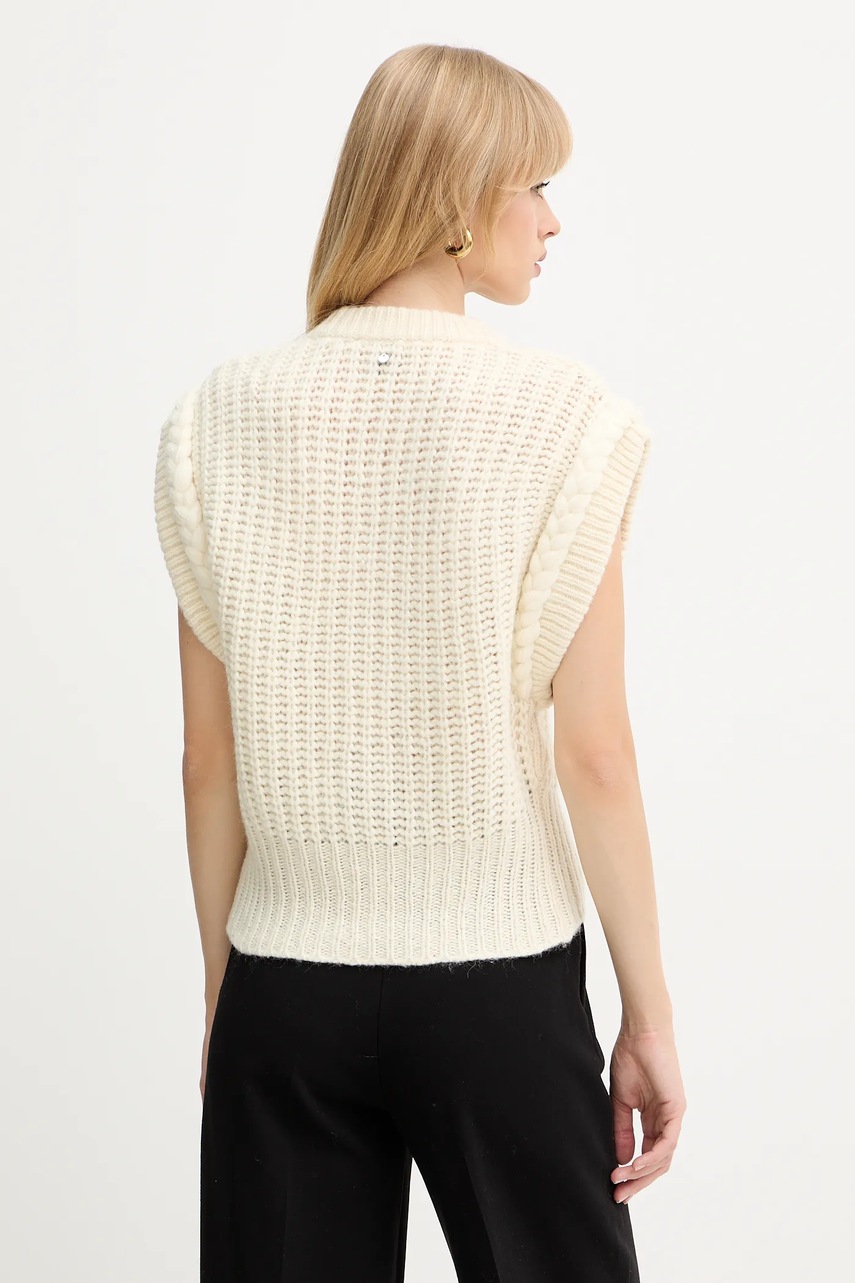 Vesta s přídavkem vlny BOSS Orange C_Fastina