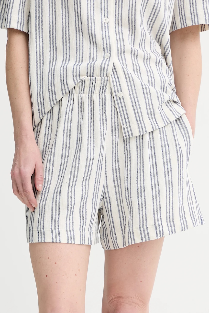 Samsoe Samsoe pantaloni scurți SAKAJA culoarea alb, cu imprimeu, high waist, F25200035