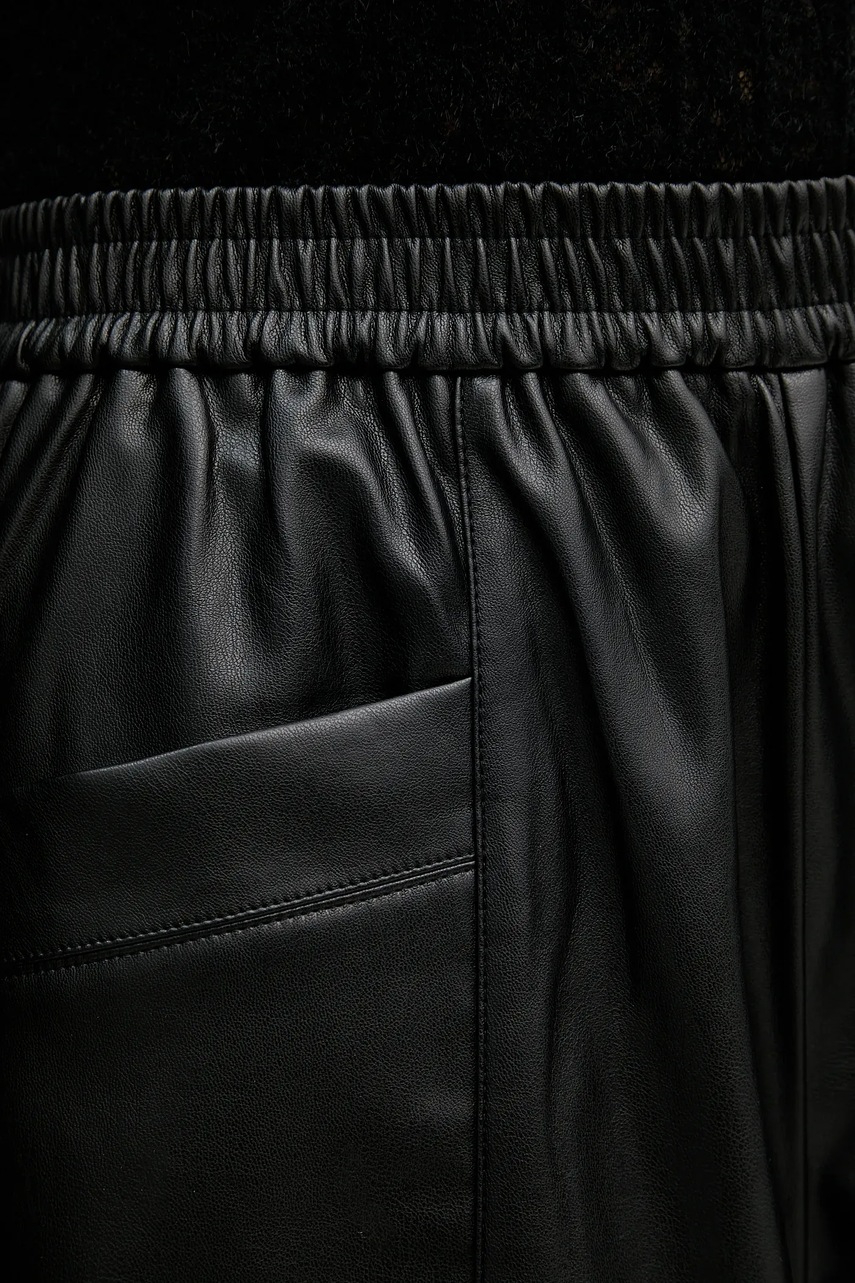 Kraťasy United Colors of Benetton (obrázek 4)