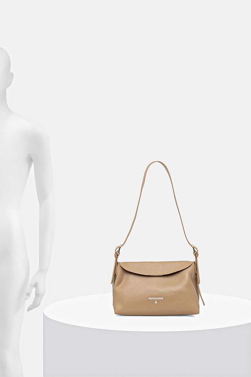 Δερμάτινη τσάντα Patrizia Pepe χρώμα: μπεζ, 8B0256 L148 φωτογραφία