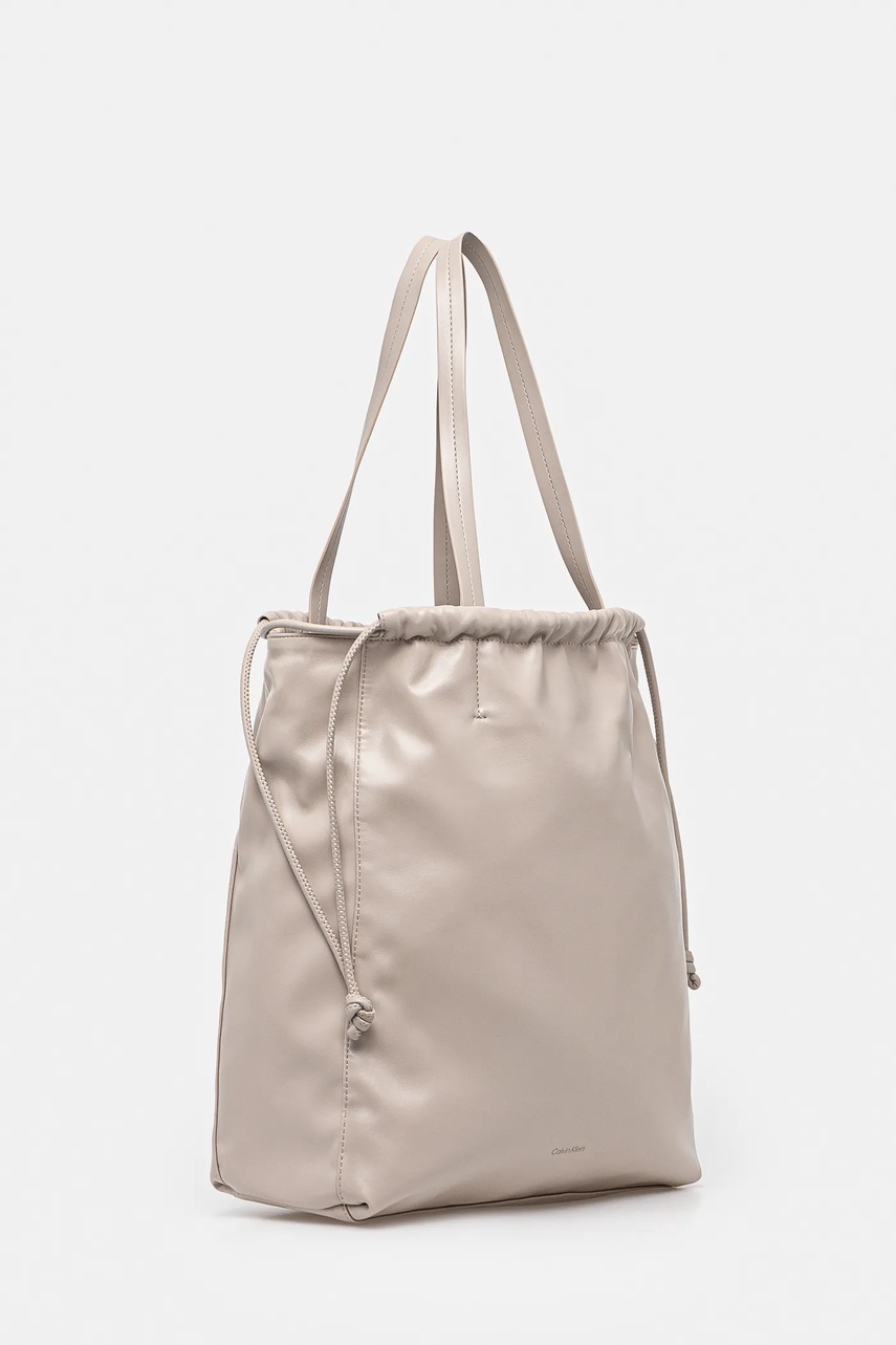 Сумочка Calvin Klein цвет бежевый LV04K3159G Сумочка Calvin Klein цвет бежевый LV04K3159G