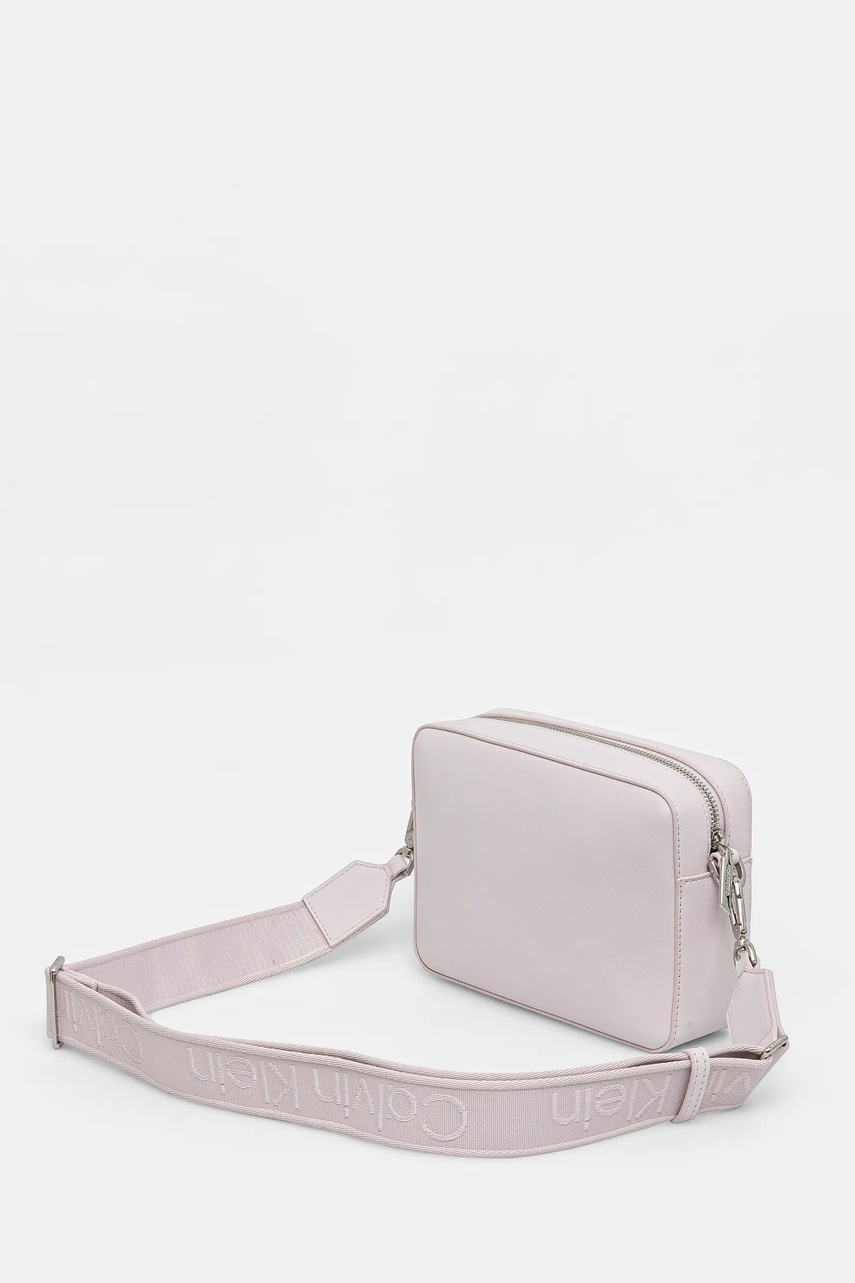 Сумочка Calvin Klein цвет фиолетовый LV04F3097G Сумочка Calvin Klein цвет фиолетовый LV04F3097G
