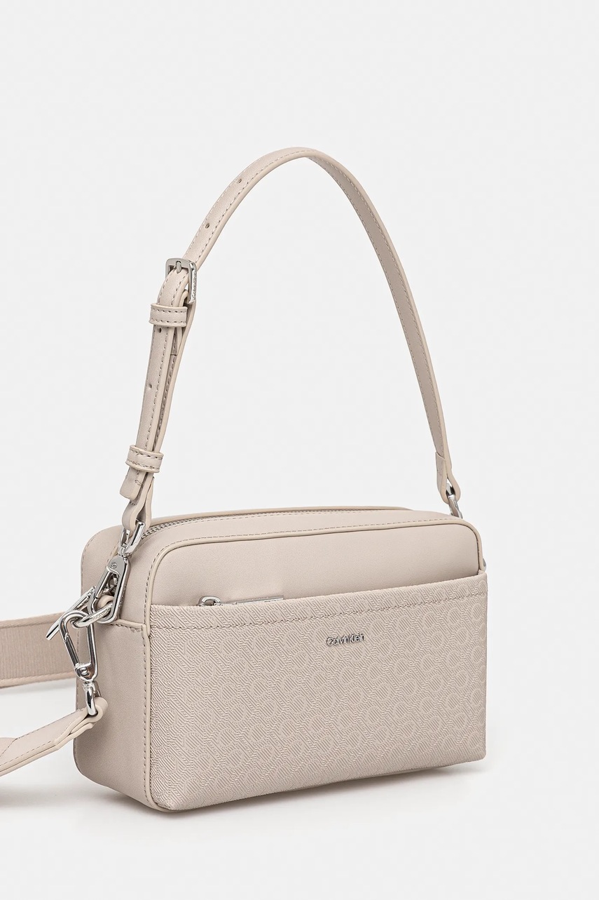 Сумочка Calvin Klein цвет бежевый LV04F3080G Сумочка Calvin Klein цвет бежевый LV04F3080G