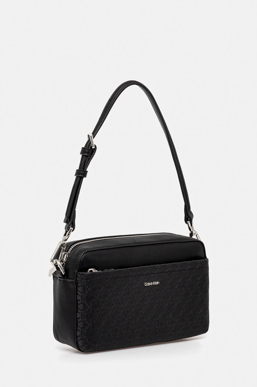 Сумочка Calvin Klein цвет чёрный LV04F3080G Сумочка Calvin Klein цвет чёрный LV04F3080G