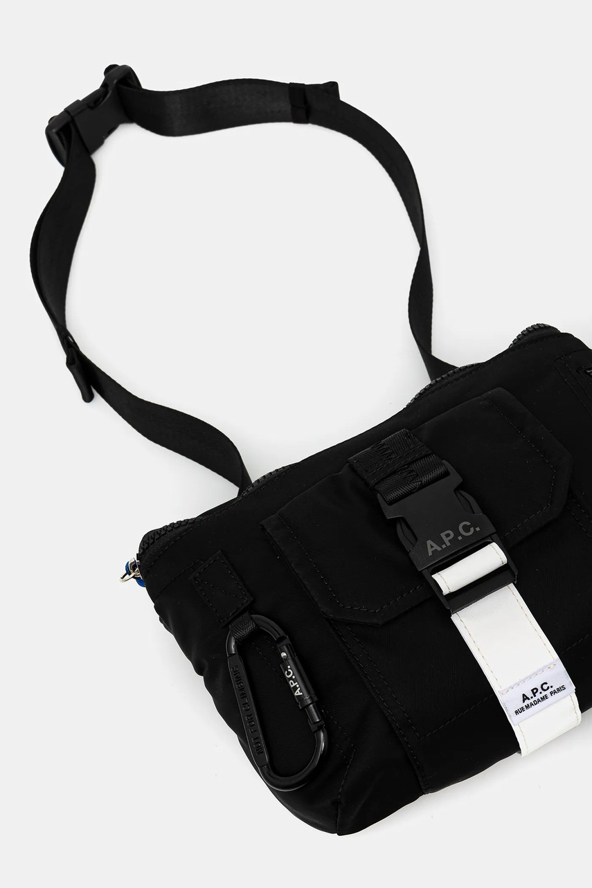 Сумка на пояс A.P.C. banane trek цвет чёрный PAAGR.H62219 Сумка на пояс A.P.C. banane trek цвет чёрный PAAGR.H62219