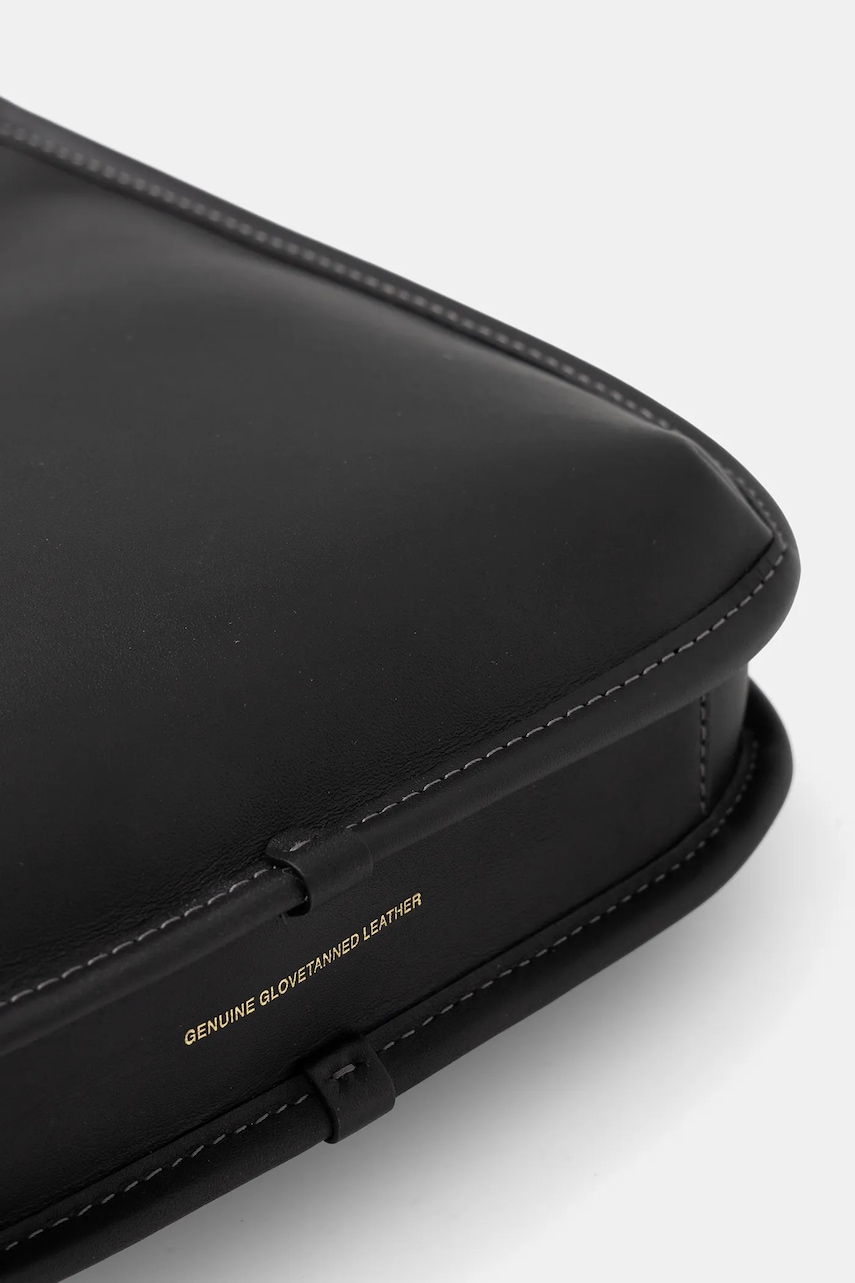 Kožená kabelka Coach Curve Zip Bag